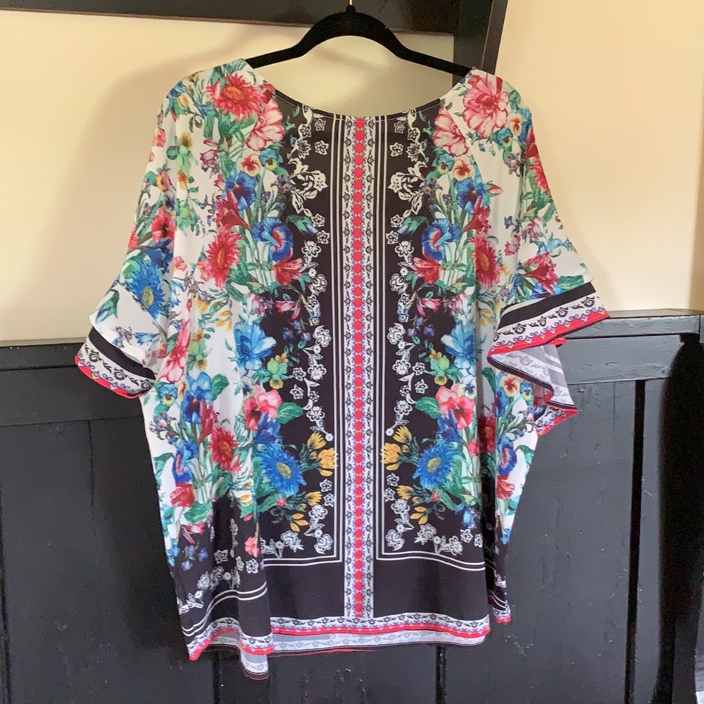 Umgee floral short sleeve tunic top 1X EUC - Picture 6 of 6